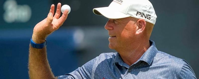 Stewart Cink surges into 3-way tie for lead in Portugal