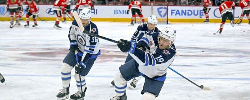 Blackhawks halt 3-game skid with shutout win over Jets