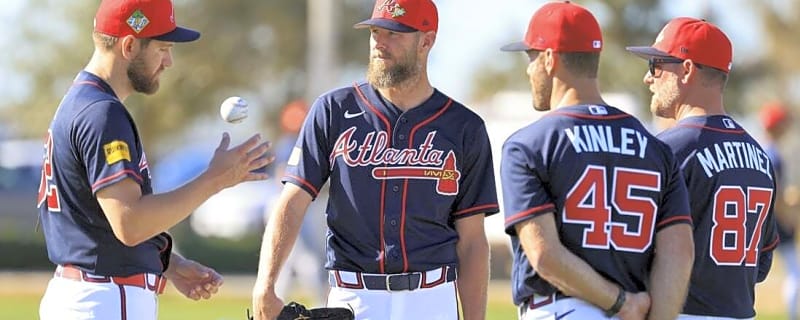 Braves sign Chris Sale to extension through 2028