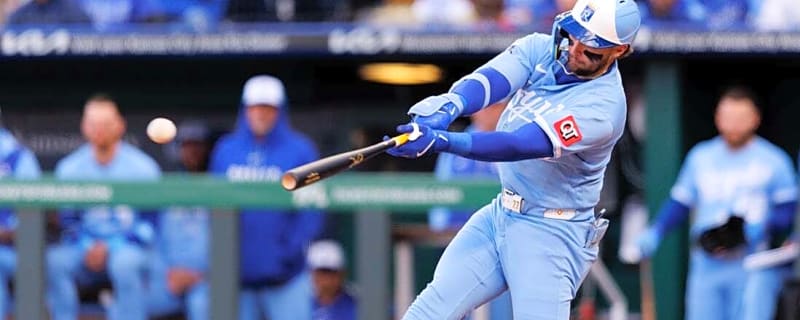 Royals' big inning earns doubleheader split vs. Brewers