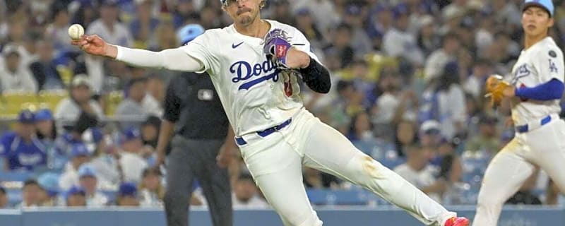 Dodgers’ Enrique Hernandez (elbow) comes off IL