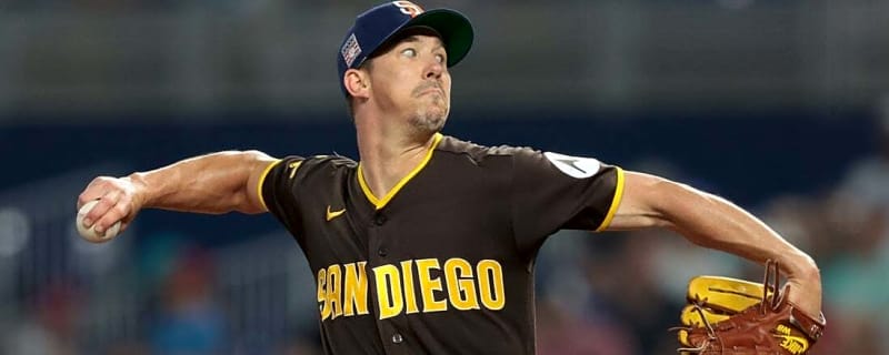 Padres battle D-backs, look to narrow wild-card gap between the teams