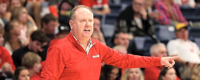 John Blackwell scores 30 points to lead Wisconsin over Marquette