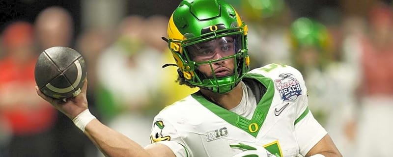 QB Dante Moore staying at Oregon, opts against entering NFL draft