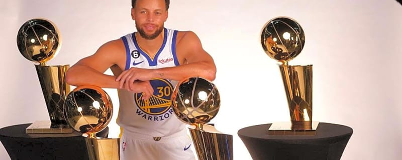 Stephen Curry first active player showcased by Hall of Fame