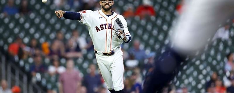 Report: Astros considering Carlos Correa at 2B upon return