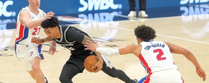 Victor Wembanyama's all-around effort carries Spurs past Pistons