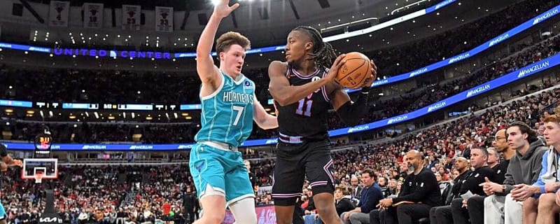Coby White's Hornets debut in the air against former team Bulls