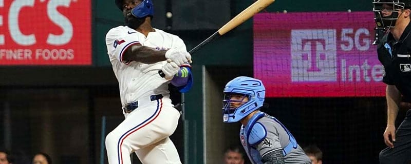 Rangers squander late lead, outlast White Sox in 11