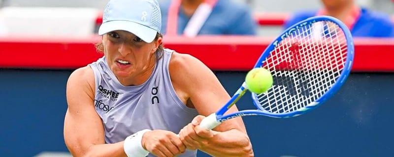 Iga Swiatek cruises, Naomi Osaka rallies in National Bank second-round play