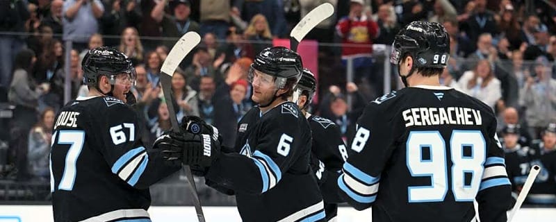 Nick Schmaltz's hat trick propels Mammoth past Canucks