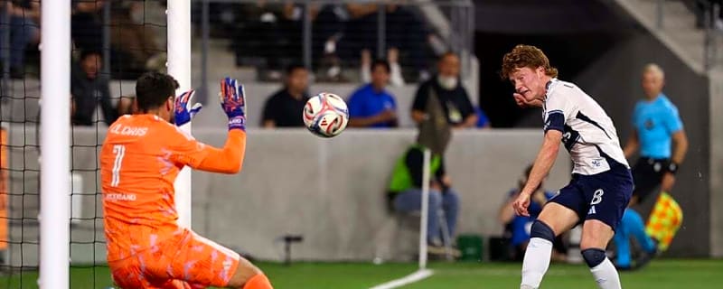 Whitecaps clinch playoff spot in draw against LAFC