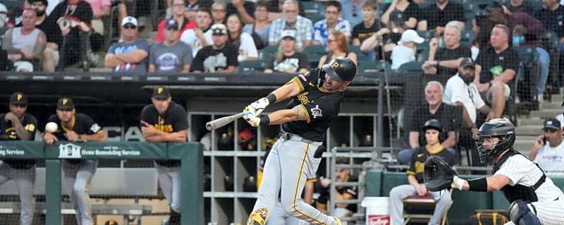 Hot-hitting Pirates jump on White Sox early in win