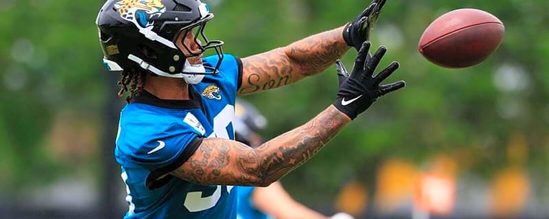 Eagles' Ja’Quinden Jackson has full movement after leaving game by ambulance