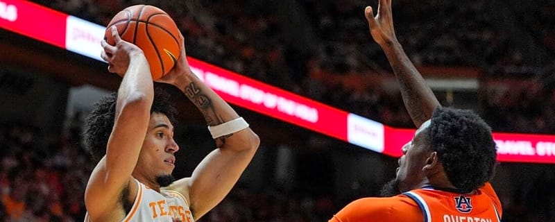 Nate Ament, Tennessee use strong start to hold off Auburn