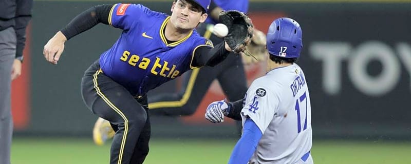 Enrique Hernandez&#39;s 2-run homer carries Dodgers past Mariners