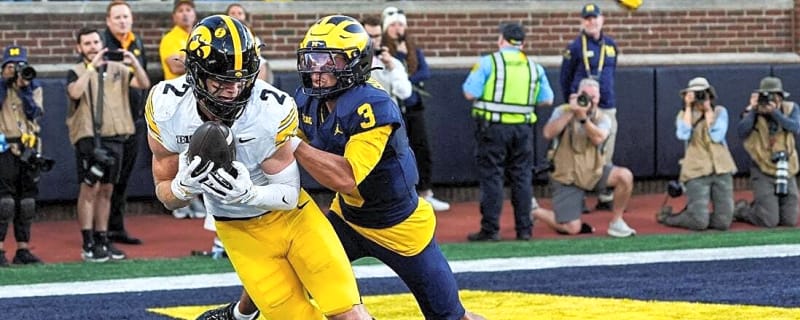 No. 17 Iowa stuns No. 18 Michigan on game's final play
