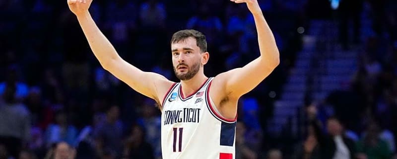 UConn turns to veteran Alex Karaban, downs UCLA to reach Sweet 16