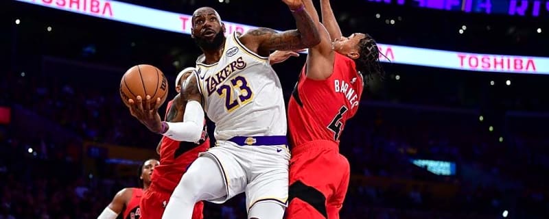 Lakers clamp down on defense in win over Raptors