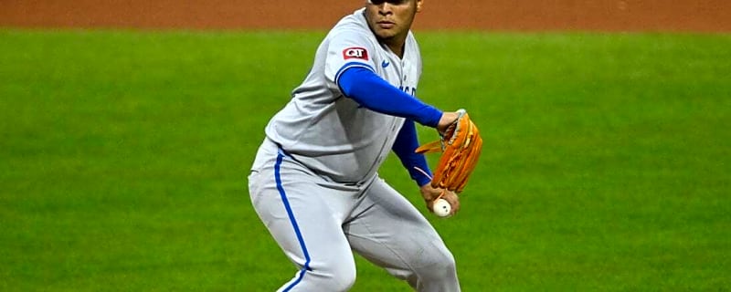 Reports: Brewers acquire lefty reliever Angel Zerpa from Royals