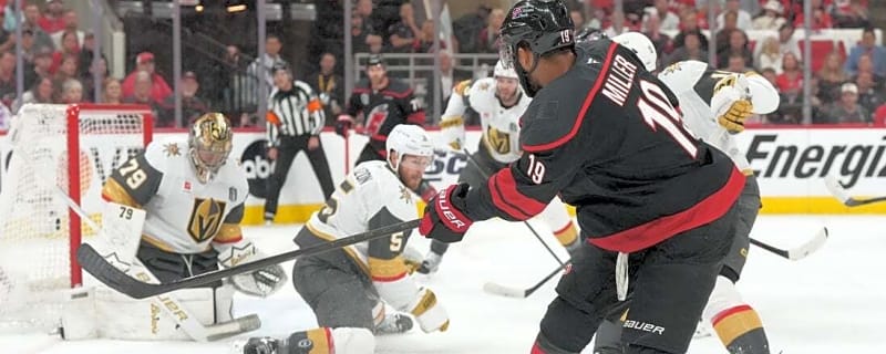Golden Knights pull out high-scoring win in Stanley Cup Final opener