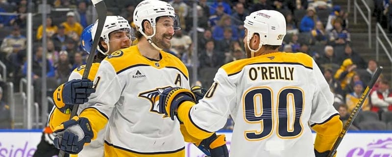 Filip Forsberg's hat trick leads surging Predators over Blues