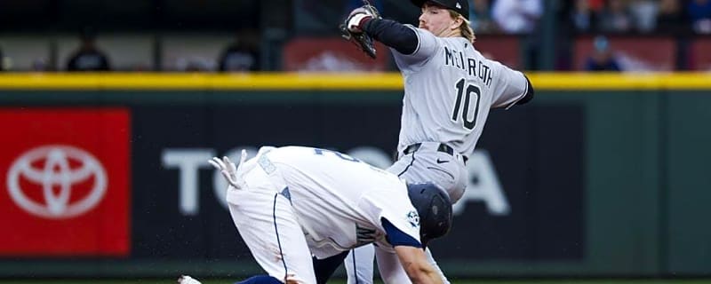 White Sox score two runs in 9th inning to rally past Mariners