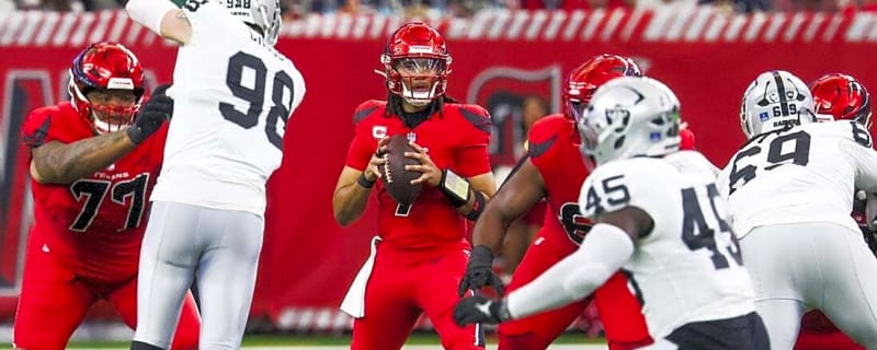 Texans hand Raiders ninth straight loss, keep pace in division chase