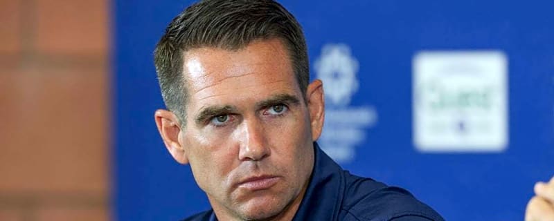 Late-arriving Giants GM takes defensive posture in bizarre bye week presser