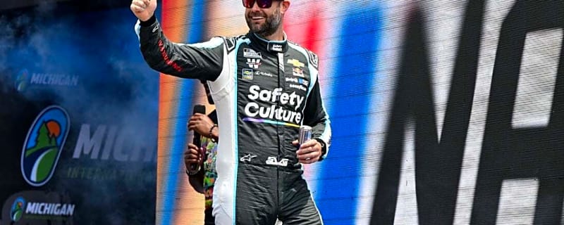 Shane van Gisbergen earns pole position for Mexico City race