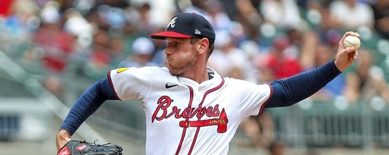 Braves use long ball to race away from Marlins
