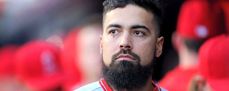 Report: Angels sever ties with oft-injured 3B Anthony Rendon