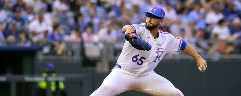 Surging Royals defeat Tigers to extend winning streak to six