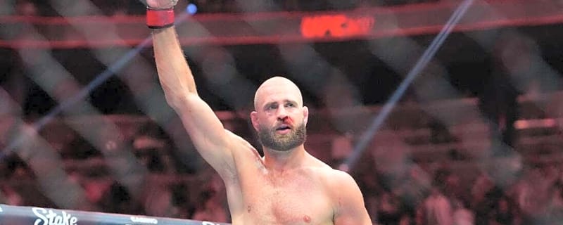 Jiri Prochazka braces for 'great striker' Carlos Ulberg at UFC 327