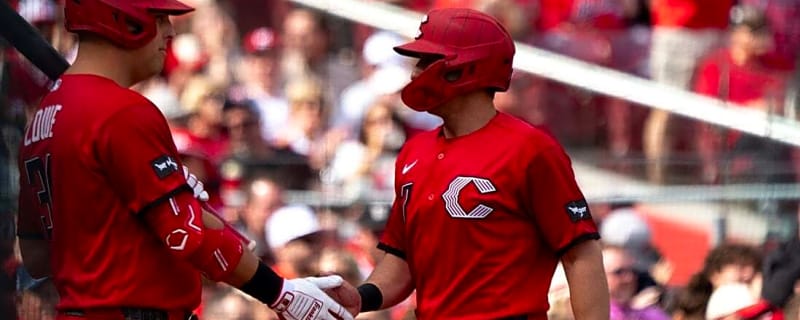 Reds post 4-run 1st, add on to even series with Angels