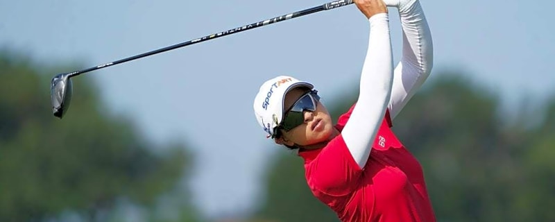 Chizzy Iwai ties course record, leads by 2 at LA Championship