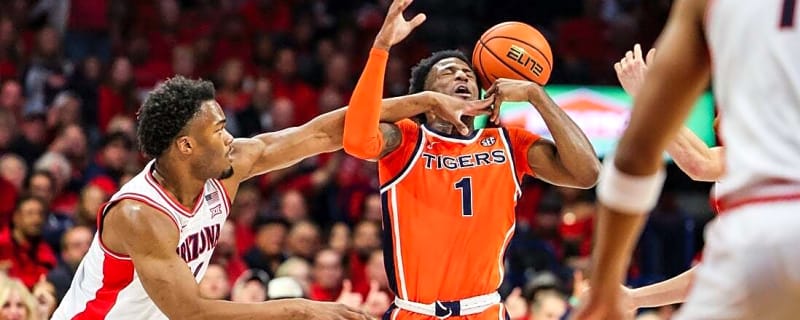 No. 2 Arizona's red-hot shooting dooms No. 20 Auburn