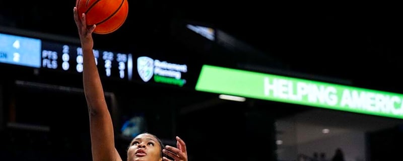 Sarah Strong, No. 1 UConn rip through South Florida