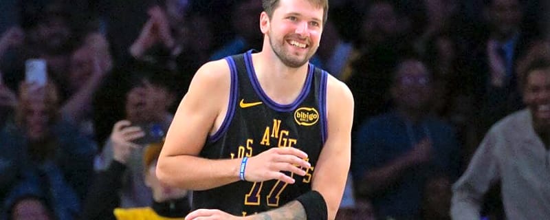 NBA roundup: Lakers down Cavs as LeBron James earns record 1,229th win