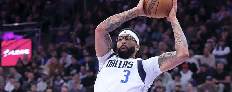 Report: Mavericks' Anthony Davis out months for hand surgery