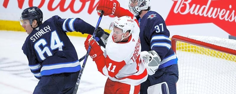 Red Wings ride point streak into clash with Jets