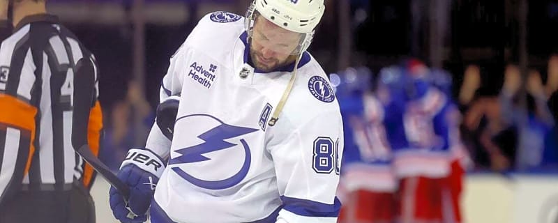 Lightning chase 'pushback' in home opener against Capitals