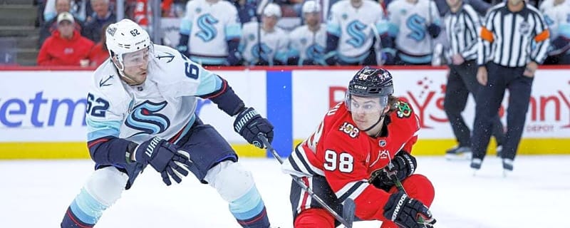 Kraken&#39;s 3-goal third period rally sinks Blackhawks