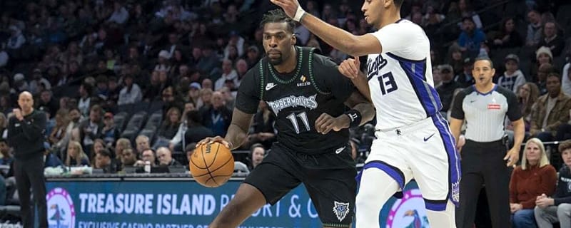 Short-handed Timberwolves stay hot, beat Kings