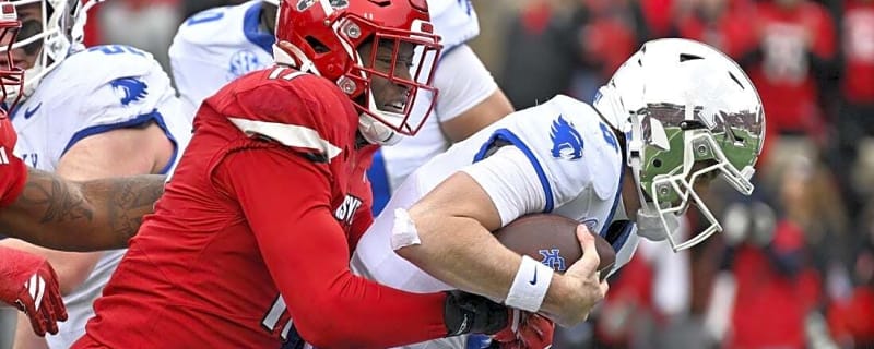 Louisville snaps skid with dominant shutout of rival Kentucky