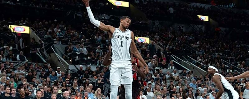 Victor Wembanyama goes for 41 as Spurs roll past Bulls