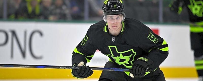 Stars sign D Nils Lundkvist to 1-year contract