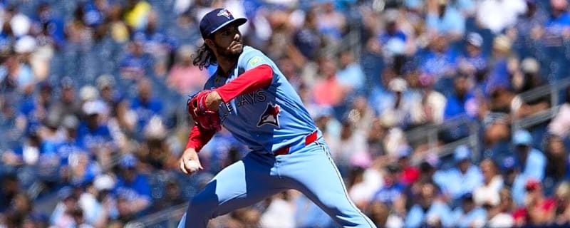 Dylan Cease loses no-hitter in 9th as Blue Jays routs Giants