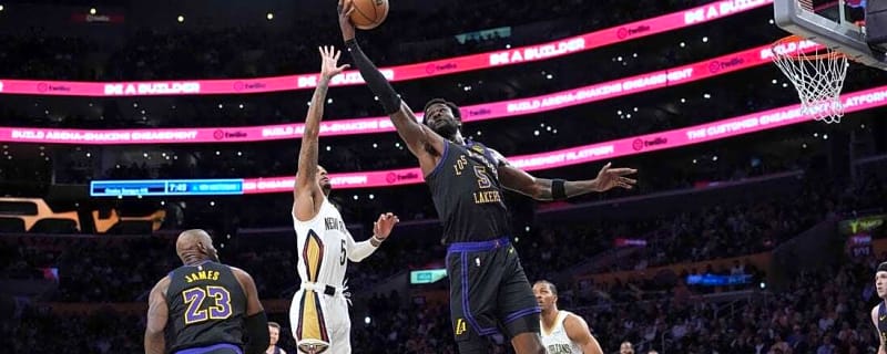 Lakers ride fourth-quarter surge to comeback win over Pelicans