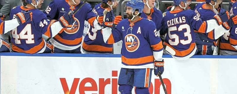 Kyle Palmieri nets pair as Islanders keep Canucks reeling